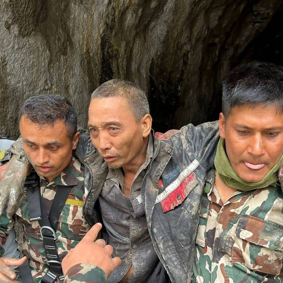 Cidadão chinês é resgatado no Nepal após deslizamento - 05/09/2026 - Mundo